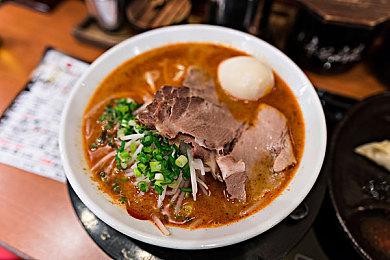 像素风喜剧冒险游戏《来生的阴影》现已在Steam平台推出试玩Demo